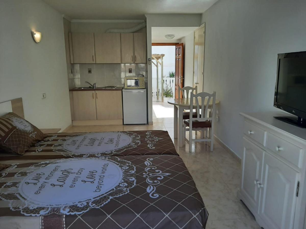 Apartamentos Torres Cardona Cala Llonga  Dış mekan fotoğraf