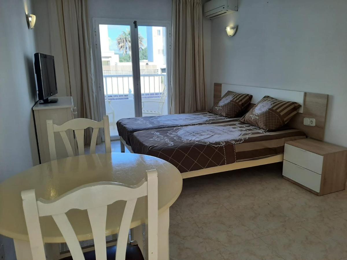Apartamentos Torres Cardona Cala Llonga  Dış mekan fotoğraf